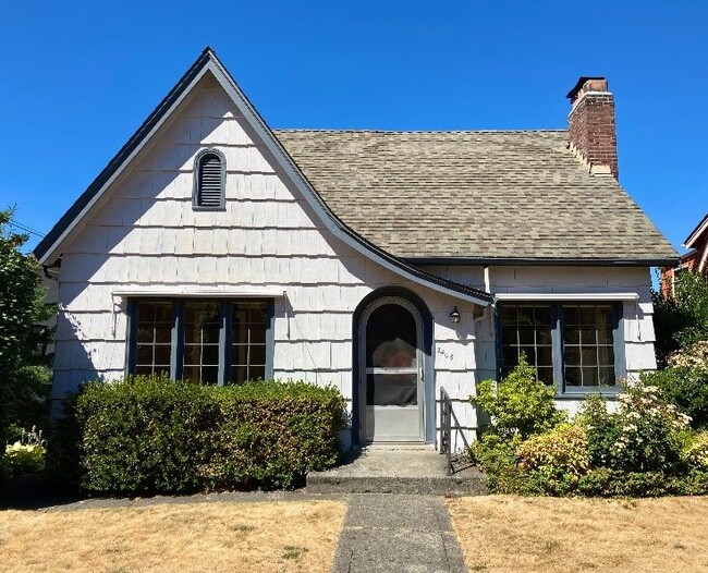 2408 E Roanoke Street Seattle, WA 98112 $3... - 2408 E Roanoke Street Seattle, WA 98112 $3... Casa