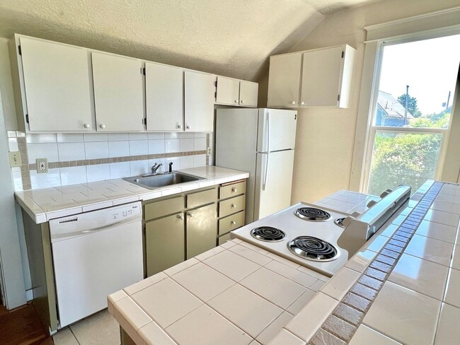 Photo - 3236 SE Alder St Unit 4