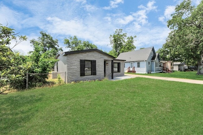 Photo - 503 Schilling Ave