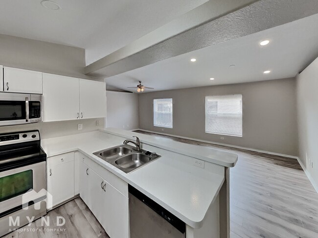 Photo - 23100 Clearwater Pl