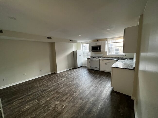 Photo - 714 Chadwick S St Unit B