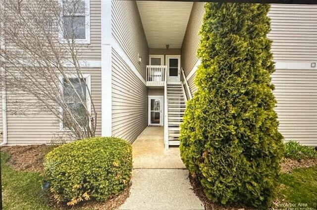 1422 Fox Pointe Cir