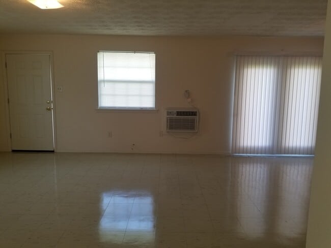 Photo - 109 Upsilon St Unit A