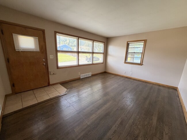 Photo - 4010 Newport Ave