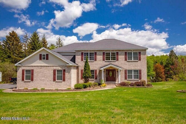 Building Photo - 620 Sacandaga Rd
