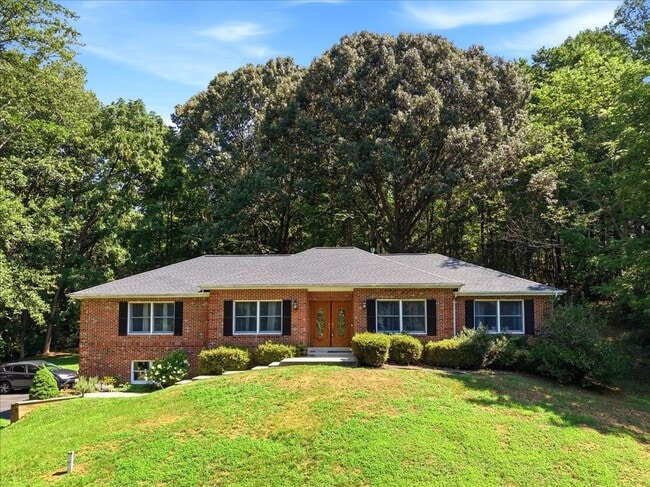 Photo - 2641 Dogwood Ln