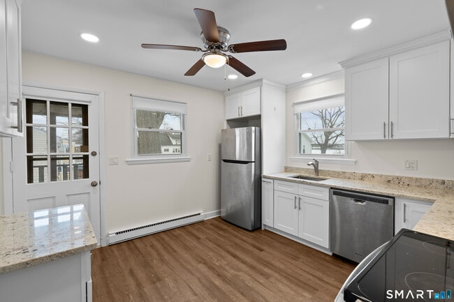 Photo - 110 Burwood Ave Unit 2