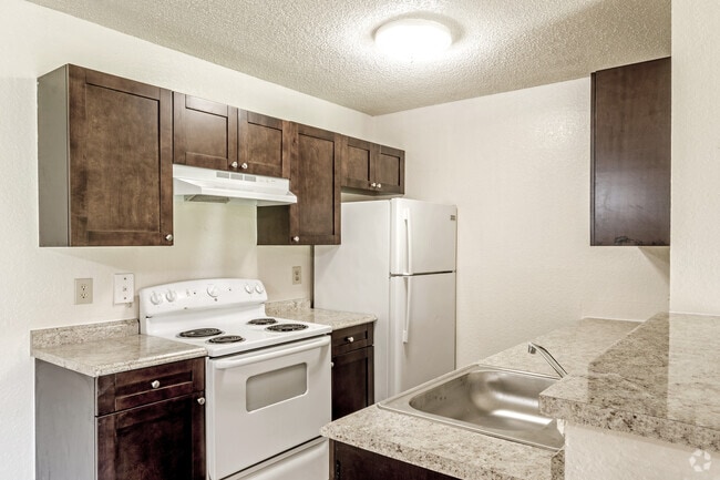 2BR,2BA - 774 SF