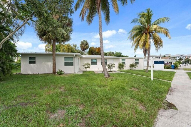 Photo - 121 S Lake Dr