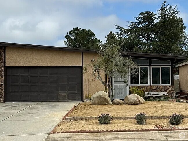 Building Photo - 1740 Marigold Ln Rental