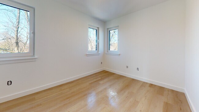 Photo - 2837 Washington St Unidad 2