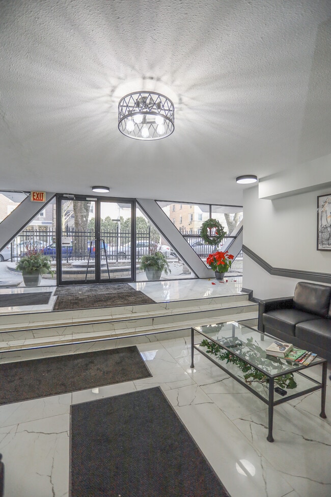 Photo - 6106 N Kenmore Ave Unit #311