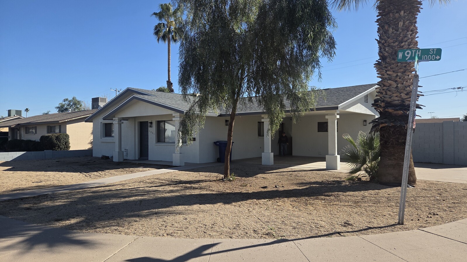 Photo - 1051 W 9th St