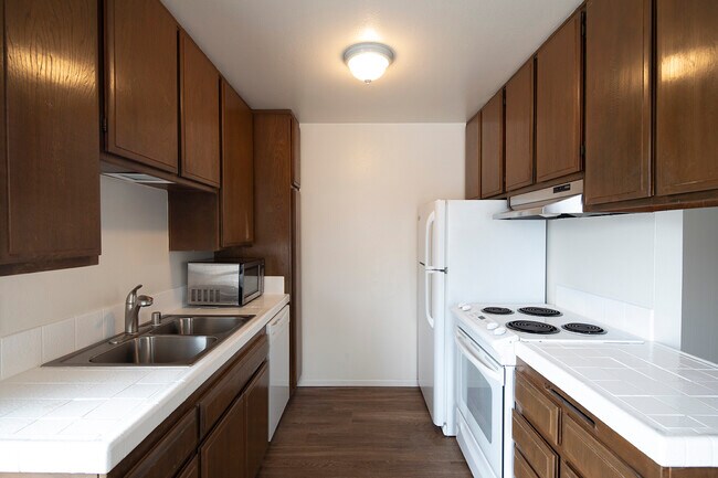 Twin Cypress Apartments