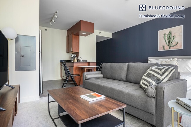 Photo - 210 N Wells St Unit FL17-ID258