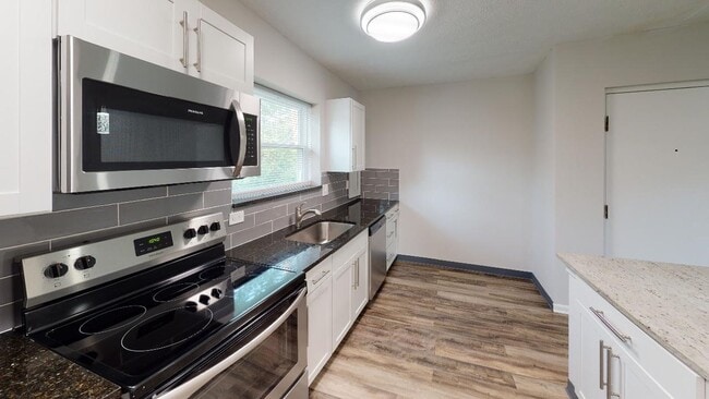 Photo - BEAUTIFUL 2 Bedroom, 1 bath in the heart of Clintonville available June 1! SEE IT TODAY! Unidad 3183 Dorris Ave-Apt 4