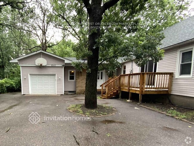 Building Photo - 8501 Goodhue St NE Rental