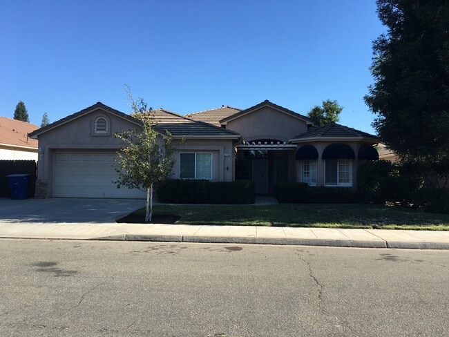 Building Photo - GORGEOUS CLOVIS UNIFIED 4 BEDROOM HOME!