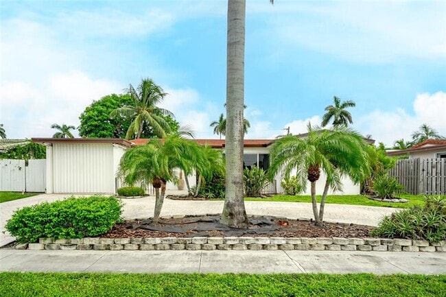 Photo - 919 SE 17th St