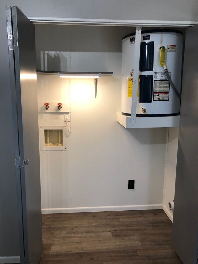 Photo - Welcome to Ravenwood Drive!