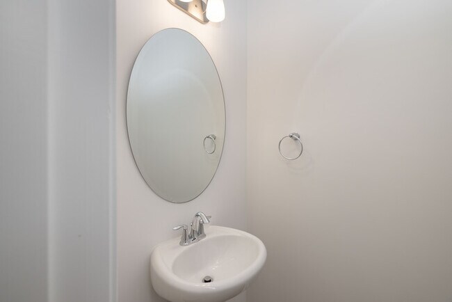 Photo - 3 br townhome Walking Distance to Downtown...