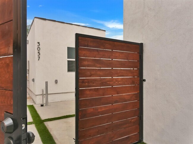 Photo - 3057 Vineyard Ave