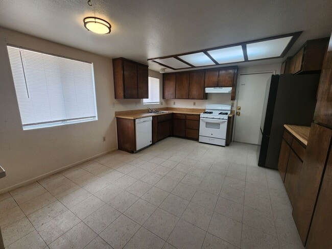 Photo - Corner Lot 2 Bedroom w/ 2 Car Garage