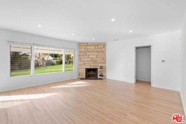 Photo - 11619 Francis Pl