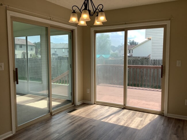 Photo - 492 Candleglow Rd