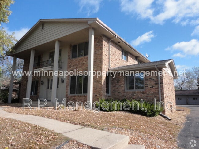 Building Photo - 4200 Valley View Rd Unit Apt D