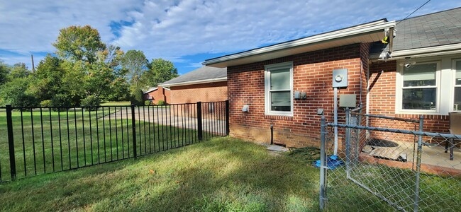Photo - Large 2 Bedroom Rambler with 2 Primary Sui...