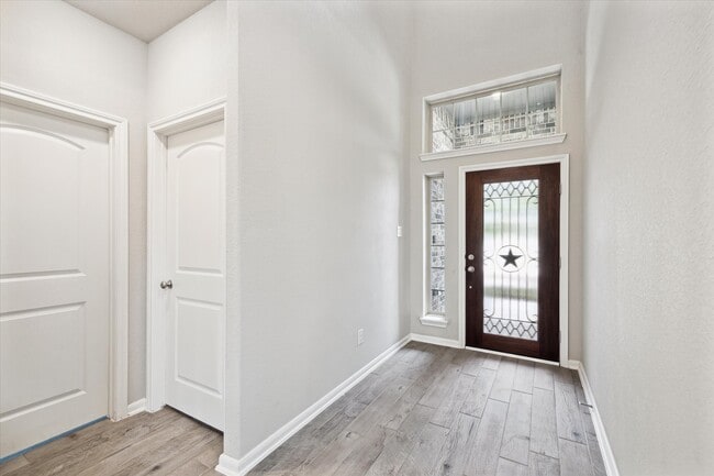 Photo - 1535 Giles Dr