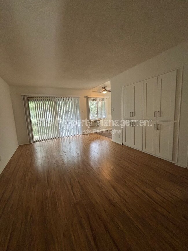 Photo - 10424 Parr Ave Unit #E