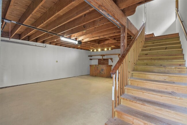 Building Photo - 950 Lamonte Ln Rental