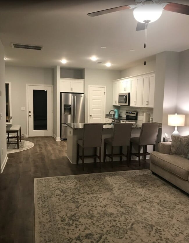 Photo - "Charming 2-Bedroom Retreat in Hendersonvi...