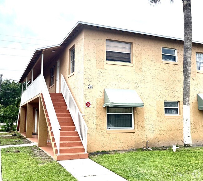 Building Photo - Palm Gardens - 1050 Plaza Drive, LLC Unit 740 - 4 Rental