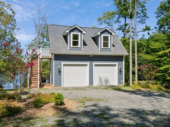 359 Robbie Rd