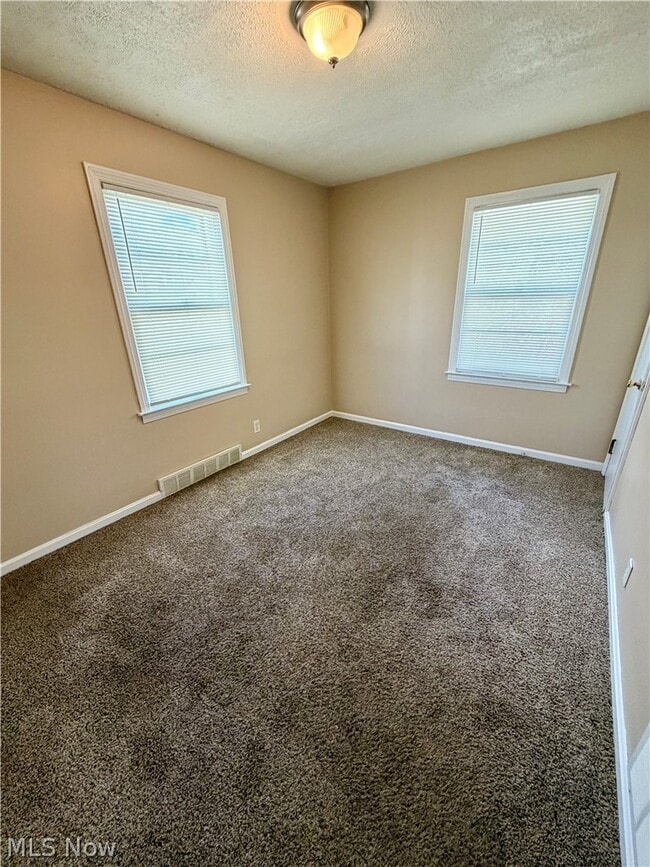 Photo - 26 Meadowbrook Ave