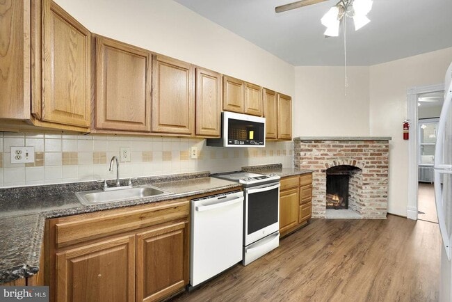 Photo - 616 11th St NE