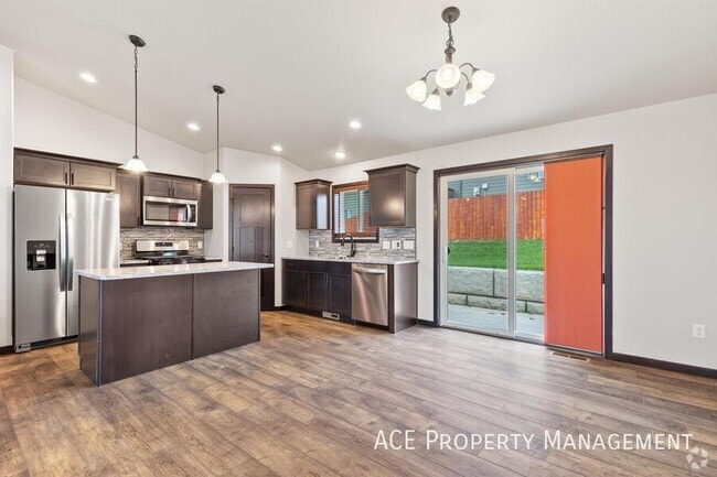 Building Photo - 840 Jones Dr Rental
