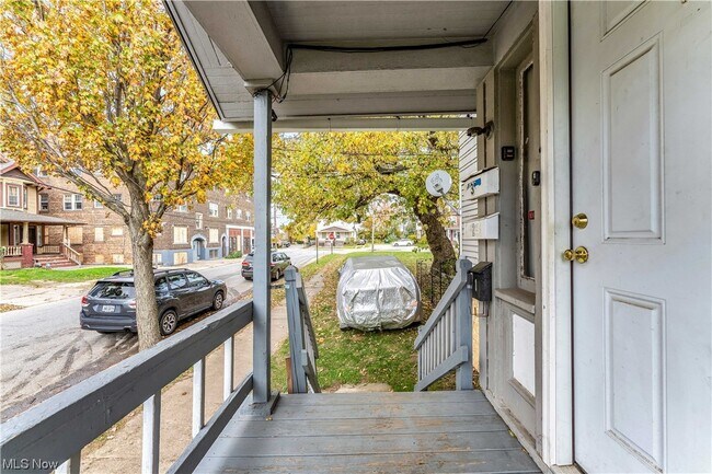 Photo - 3215 W 100th St Unidad 2