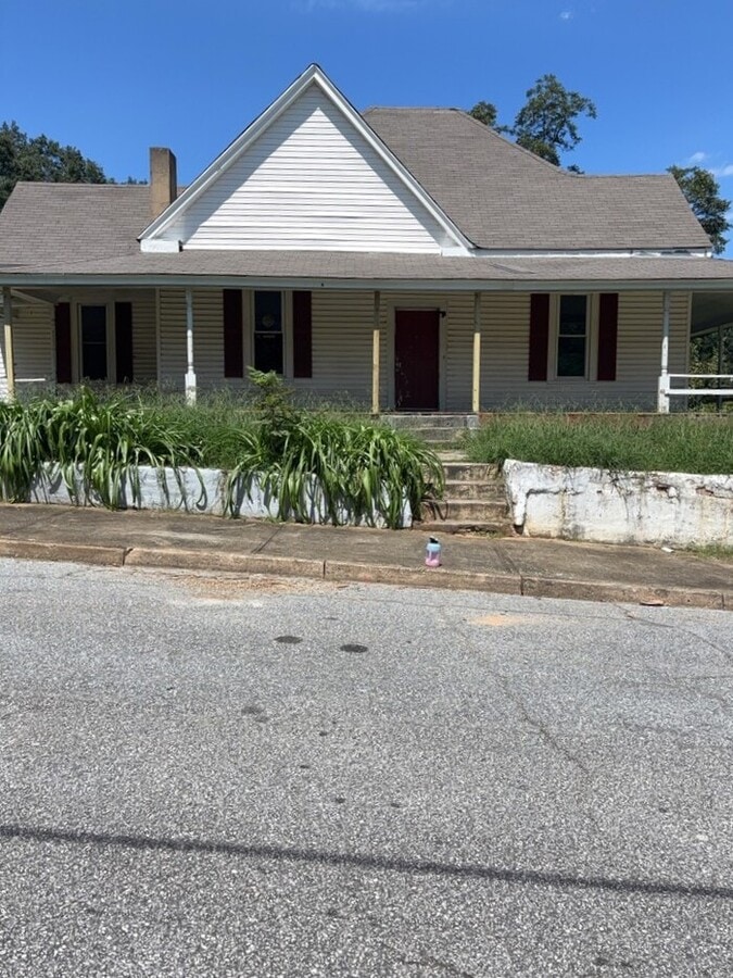 Photo - 115 White Oak St House