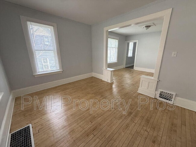 Building Photo - 3109 W Walnut St