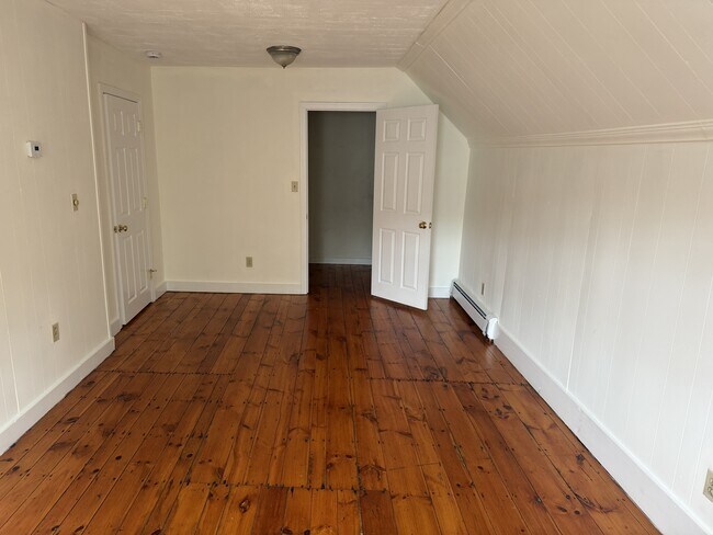8 Pleasant St Unit 4
