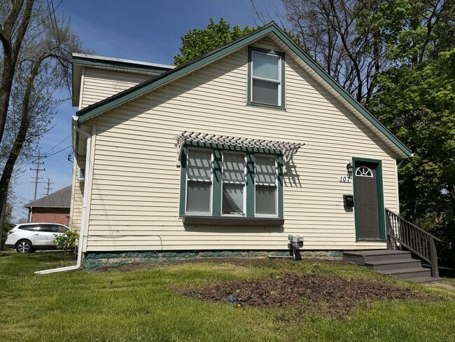 Building Photo - 107 N Sanford St