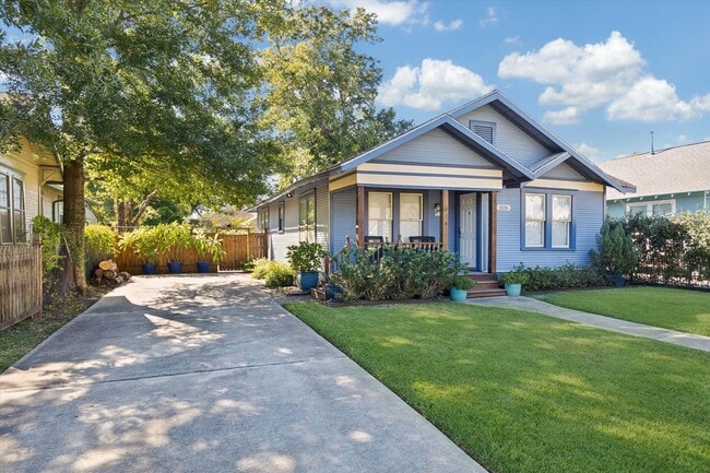 Photo - 1526 Lawson St