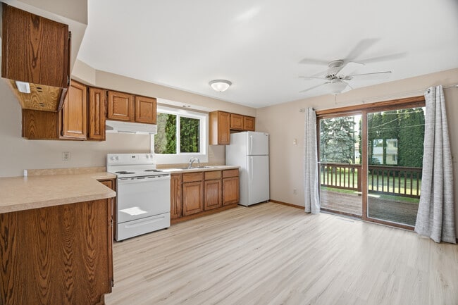 Photo - 1355 W Hiawatha Dr