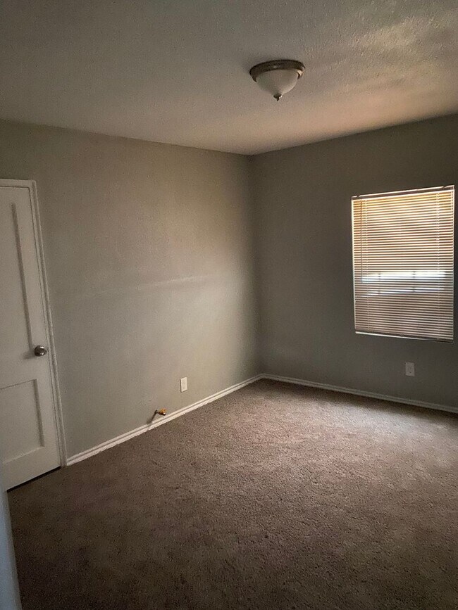 Photo - 2324-26 ELSIE FAYE HEGGINS Unidad 2326