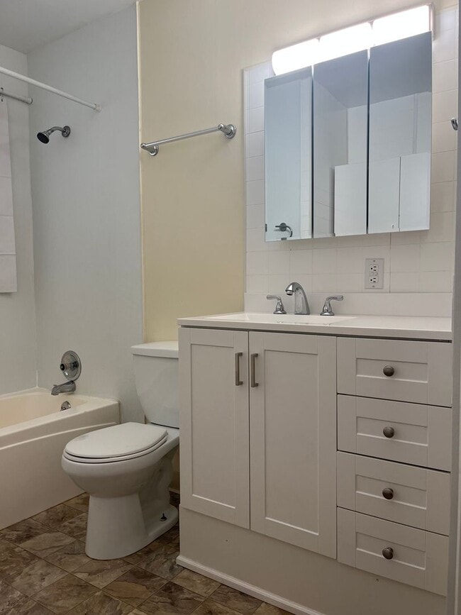 Photo - 2 Bedroom House on West End with Oversized Single Car Garage and Covered Back Patio