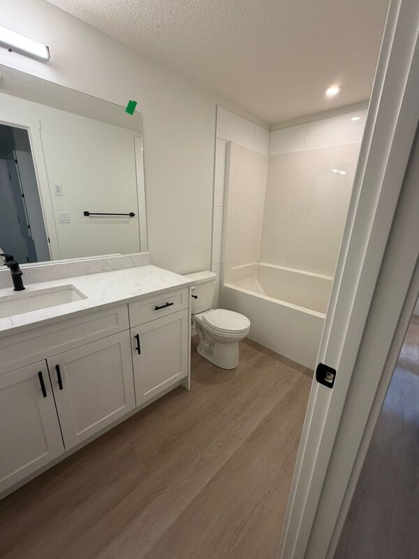 Photo - 14019-14104 104 Ave NW